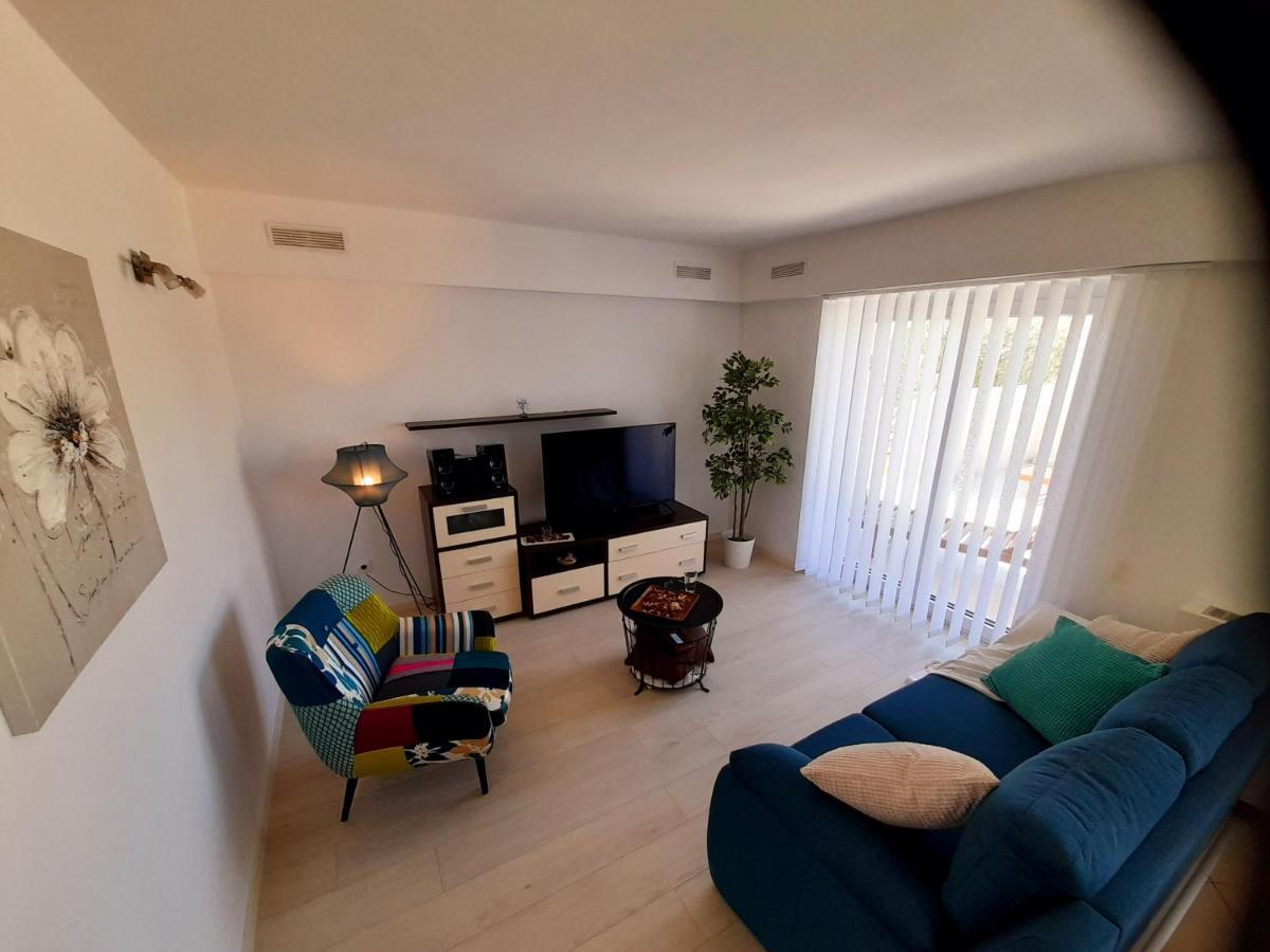 Mel&stef, Charming House, With Private Swimming Pool Ideal For Family Vacation Apartment Pula