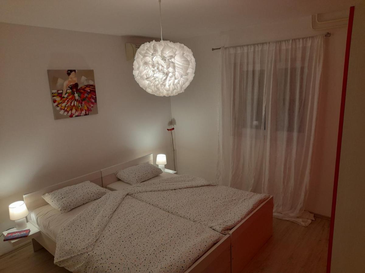 Apartment Mel&stef, Charming House, With Private Swimming Pool Ideal For Family Vacation *