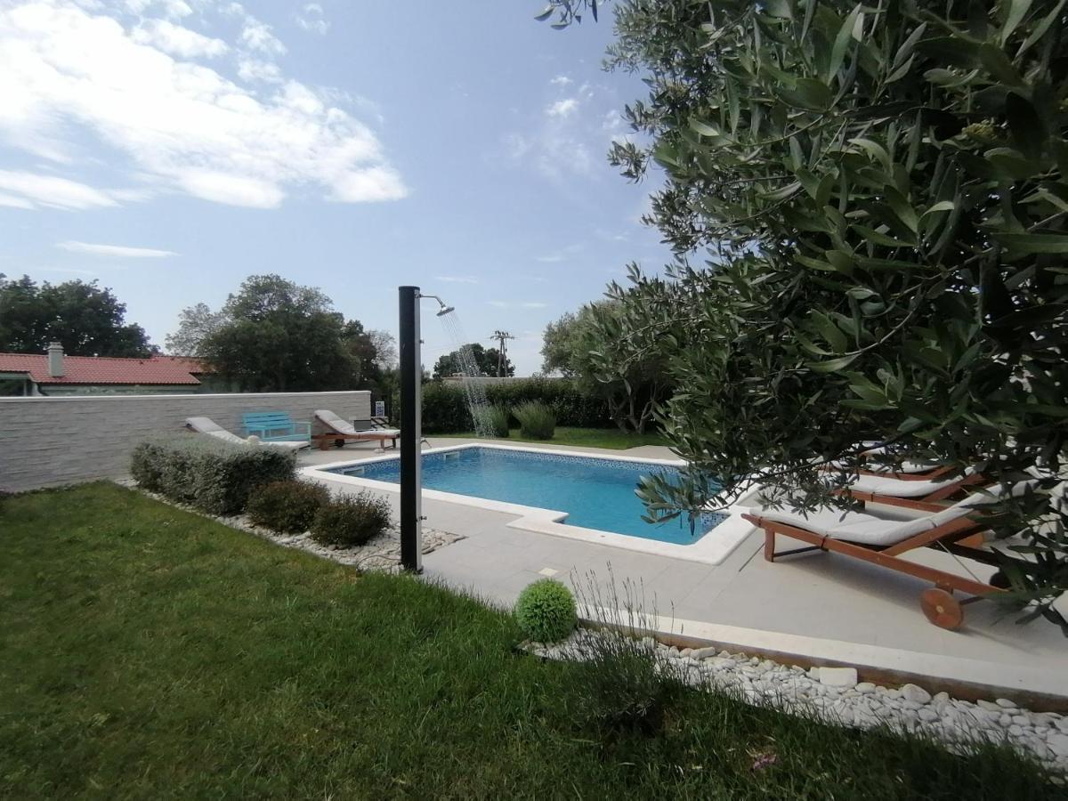 Apartment Mel&stef, Charming House, With Private Swimming Pool Ideal For Family Vacation *